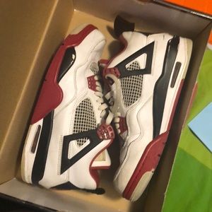 Jordan 4s